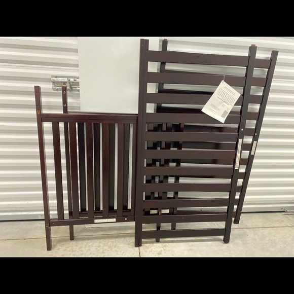 4-in-1 Delta Children’s Crib - Picture 1 of 8